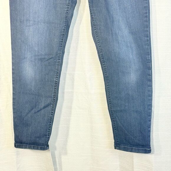 Democracy “Ab” technology cropped size 6  Blue Jeans stretch - Picture 2 of 7
